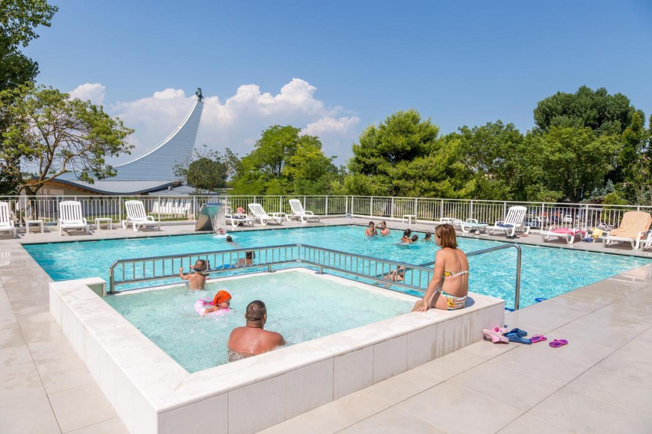 Residence Alla Rotonda Lido di Jesolo Exterior foto