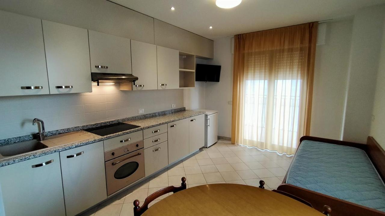 Residence Alla Rotonda Lido di Jesolo Habitación foto