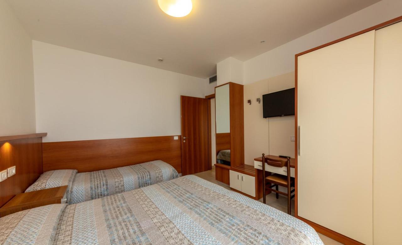 Residence Alla Rotonda Lido di Jesolo Habitación foto