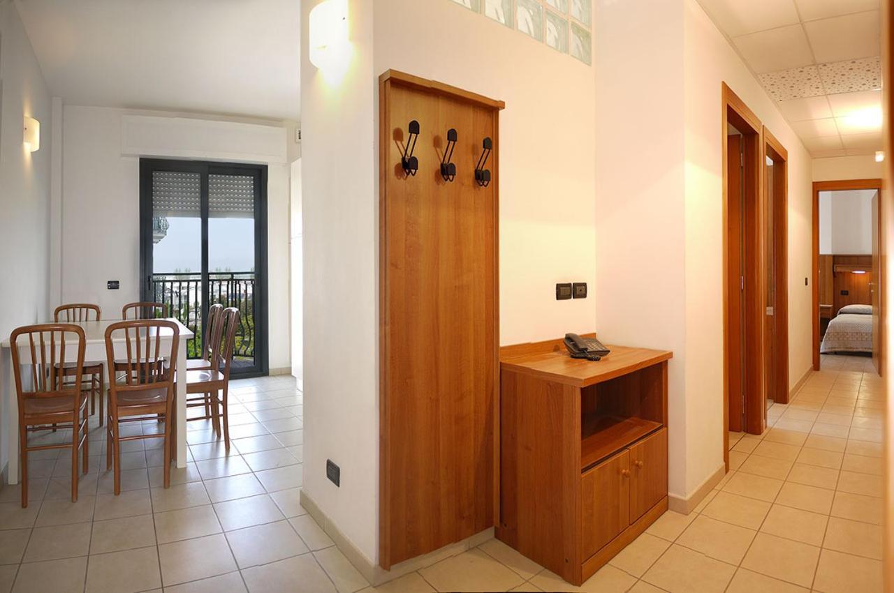 Residence Alla Rotonda Lido di Jesolo Exterior foto
