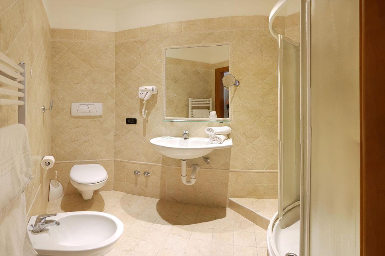 Residence Alla Rotonda Lido di Jesolo Habitación foto