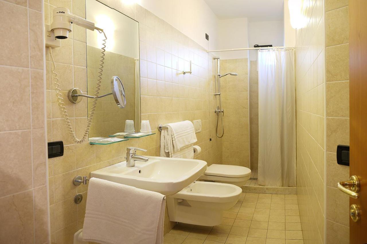 Residence Alla Rotonda Lido di Jesolo Habitación foto